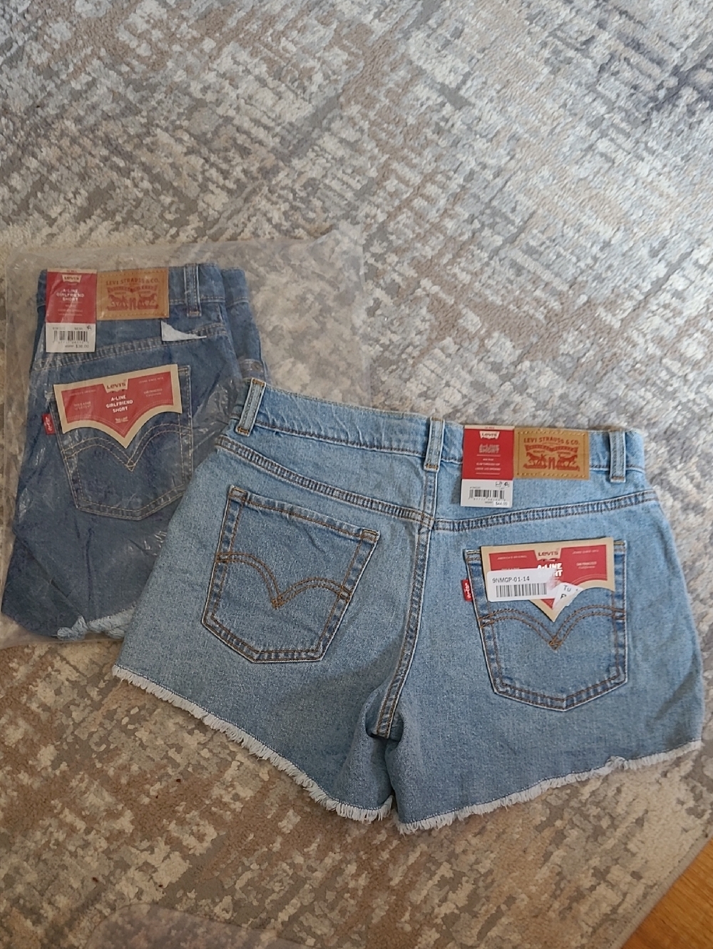 2 PAIR - Levi's Light & Dark Blue Frayed Hem Denim Shorts. Girls 14 REG